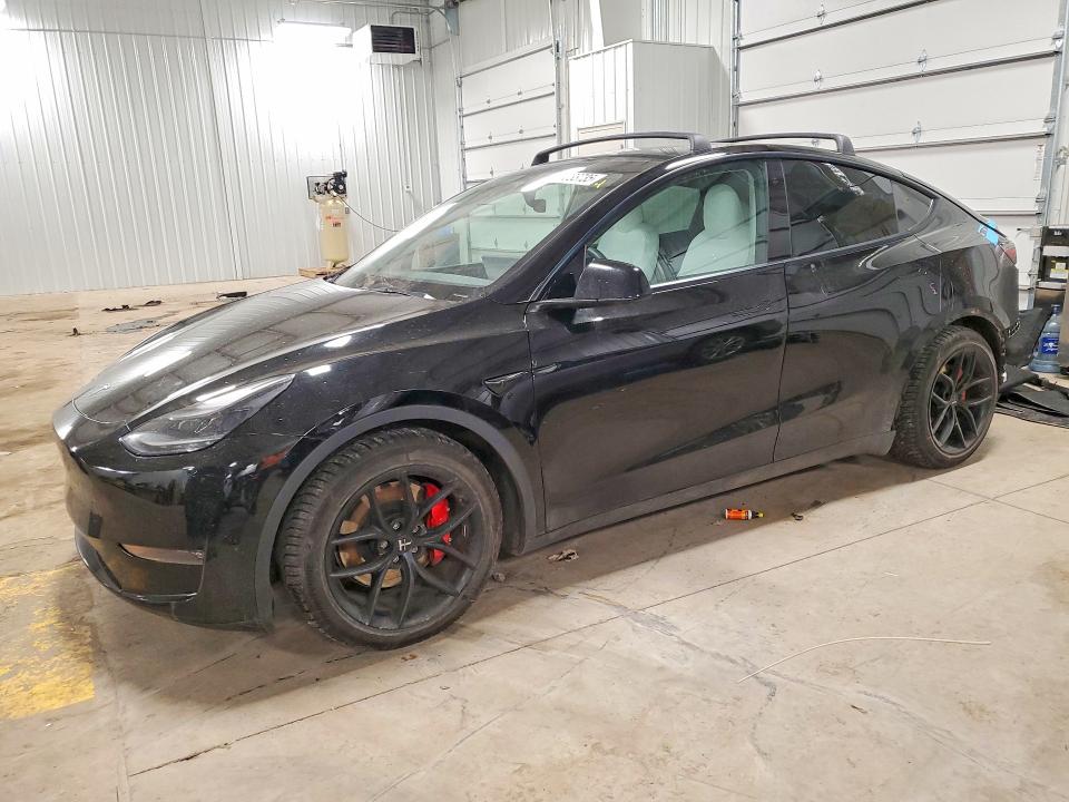 2022 Tesla Model y VIN 7SAYGDEF0NF382724 COPART salvage auction — REAR END, Ca - Salvage Certificate, sold $2,100 on 2026-07-28 (photo 1)