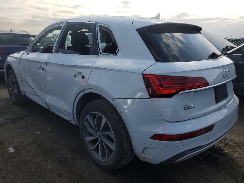 2021 Audi Q5 VIN WA1BAAFY8M2086171 COPART salvage auction — SIDE, Salvage Title, sold $12,600 on 2026-08-25 (photo 2)