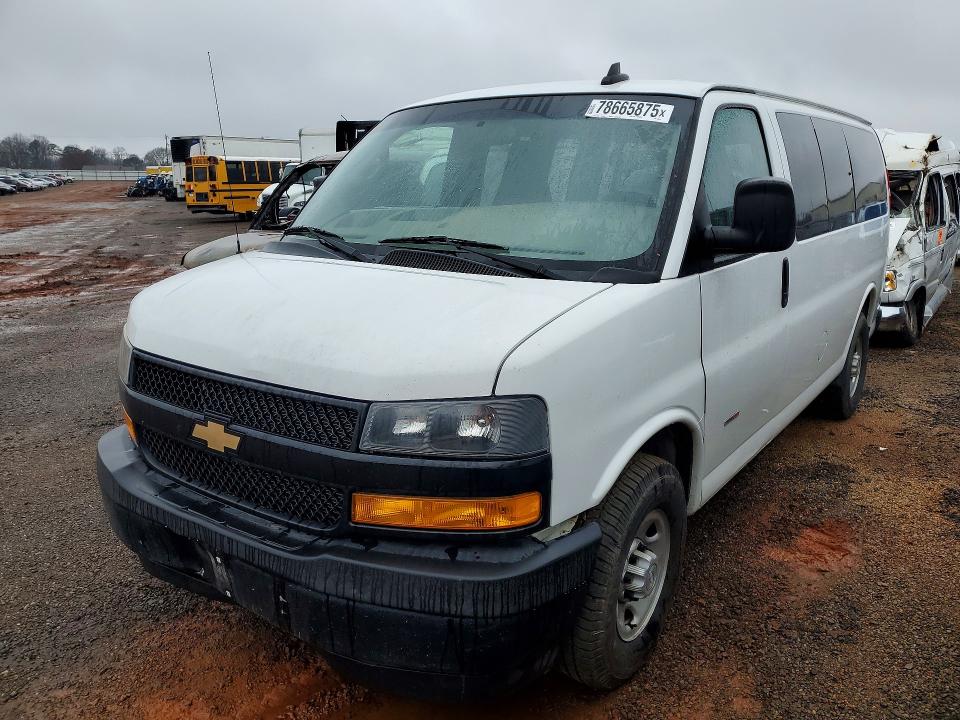 2019 Chevrolet Express 3500 VIN 1GAZGLF16K1368905 — COPART salvage auction photo