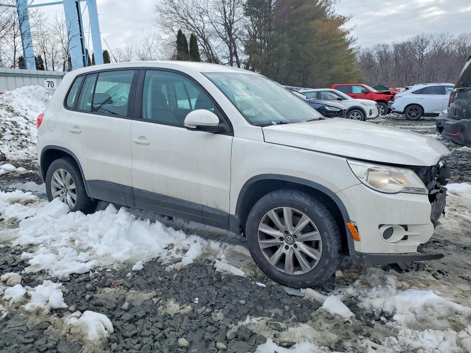 2009 Volkswagen Tiguan VIN WVGCV75N79W517653 COPART salvage auction — FRONT END, Id - Salvage Certificate Of Title, sold $425 on 2026-07-06 (photo 4)