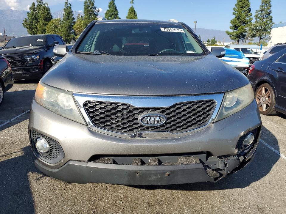 2013 Kia Sorento VIN 5XYKT3A61DG313787 COPART salvage auction — VANDALISM, Ca - Salvage Certificate, sold $850 on 2026-07-02 (photo 5)