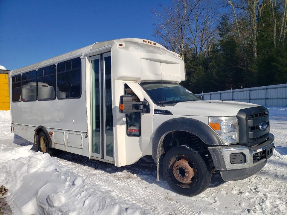 2015 Ford F550 VIN 1FDGF5GT4FED71437 COPART salvage auction — MINOR DENT/SCRATCHES, Va - Certificate Of Title (P), sold $9,000 on 2026-07-29 (photo 4)