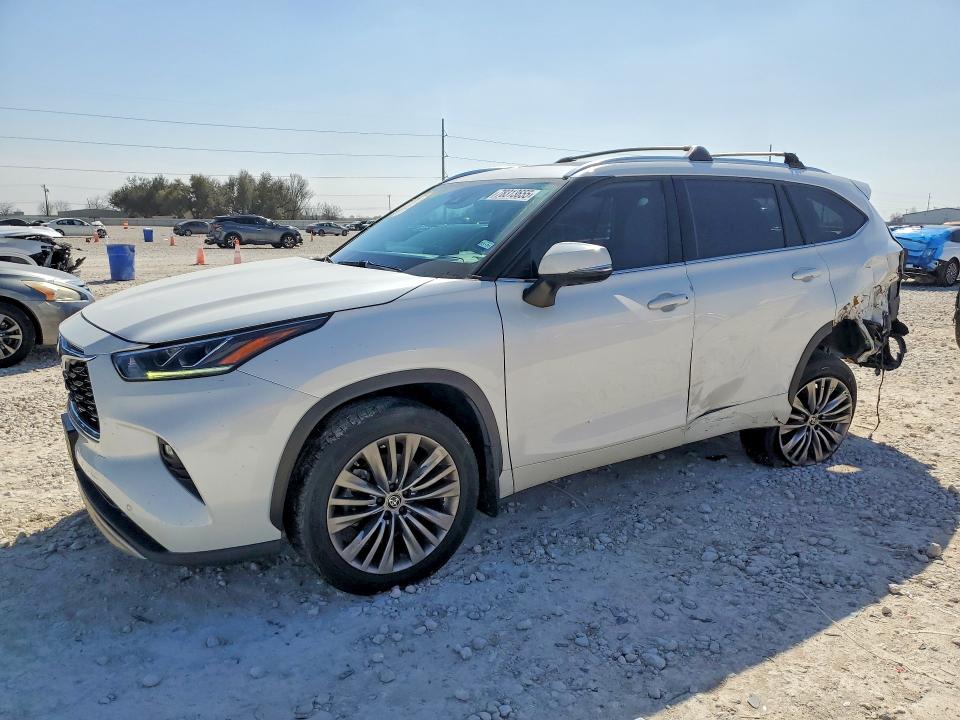 2021 Toyota Highlander VIN 5TDFZRBH1MS134820 COPART salvage auction — REAR END, Tx - Salvage Vehicle Title, sold $21,700 on 2026-07-16 (photo 1)