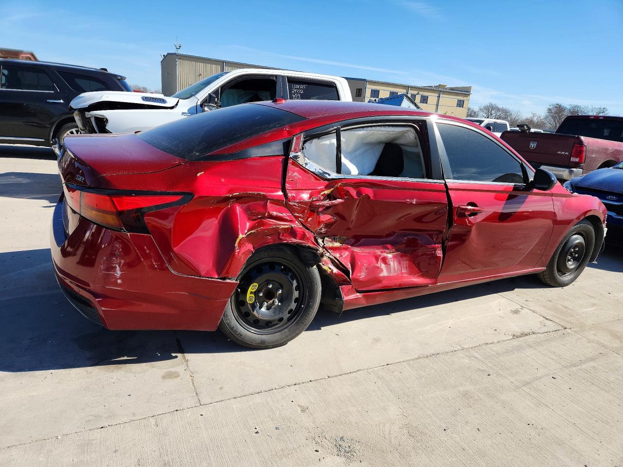 2022 Nissan Altima VIN 1N4BL4CV2NN349594 COPART salvage auction — Side, TX - SALVAGE VEHICLE TITLE, sold $1,600 on 2026-07-02 (photo 3)