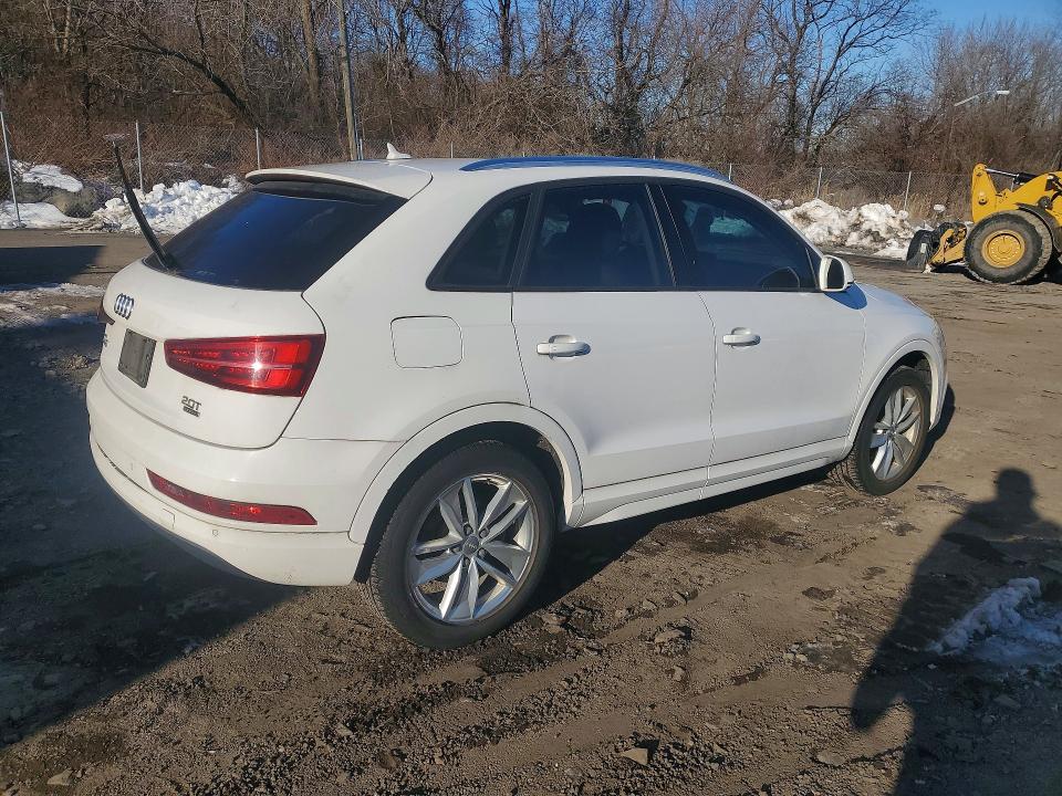 2017 Audi Q3 VIN WA1ECCFSXHR015033 COPART salvage auction — MINOR DENT/SCRATCHES, Salvage Title, sold $4,850 on 2026-07-28 (photo 3)