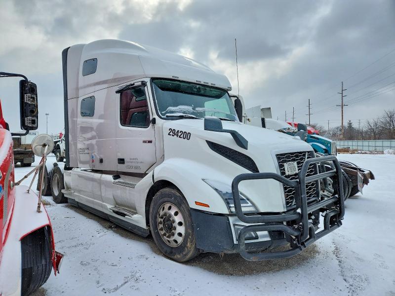 2020 Volvo Vnl VIN 4V4NC9TG2LN195413 — COPART salvage auction photo