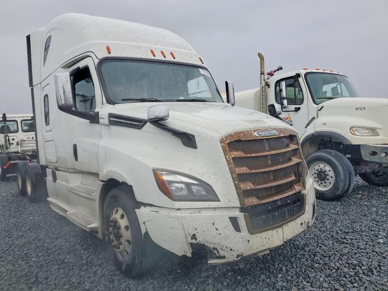2019 Freigliner VIN 3AKJHHDR3KSKJ6556 COPART salvage auction — MINOR DENT/SCRATCHES, PA - DIS/DLR/EXP ONLY CLEAN TITLE, sold $27,750 on 2026-07-28 (photo 1)