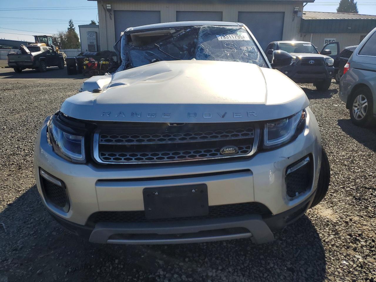 2017 Land rover RANGE ROVER VIN SALVR2BG9HH195832 COPART salvage auction — Front End, WA - VEHICLE CERT OF OWNERSHIP-TITL, sold $975 on 2026-07-03 (photo 5)