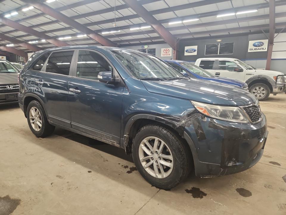 2014 Kia Sorento VIN 5XYKT3A6XEG504139 COPART salvage auction — FRONT END, Ct - Certificate Of Title, sold $2,300 on 2026-07-09 (photo 4)