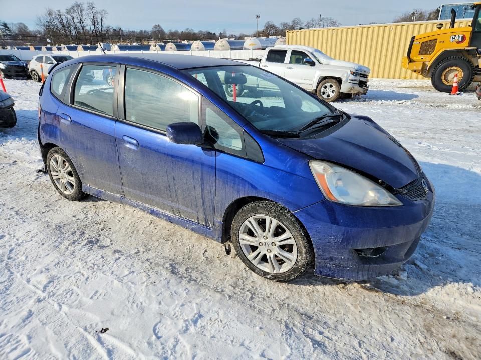 2011 Honda Fit VIN JHMGE8H54BC001148 COPART salvage auction — REAR END, OH - CERT OF TITLE-SALVAGE, sold $250 on 2026-07-17 (photo 4)
