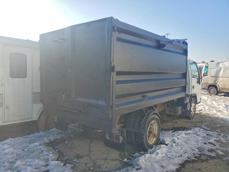 2007 Isuzu Npr VIN 4KLC4B1U47J805356 COPART salvage auction — FRONT END, Il - Cert Of Title-Corrected, sold $40 on 2026-07-29 (photo 3)