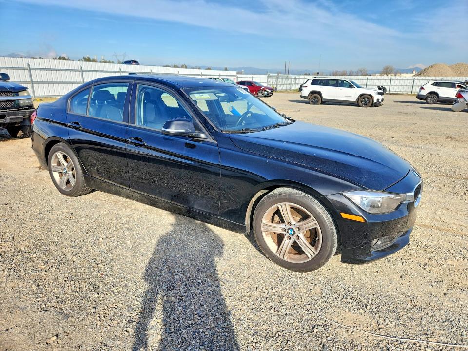 2013 BMW 3er VIN WBA3A5G58DNP26459 COPART salvage auction — WATER/FLOOD, Ca - Salvage Certificate, sold $1,350 on 2026-07-10 (photo 4)