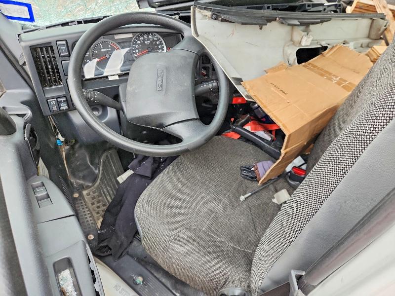 2023 Isuzu VIN JALC4W165P7K00766 COPART salvage auction — FRONT END, Tx - Salvage Vehicle Title, sold $2,800 on 2026-07-27 (photo 8)