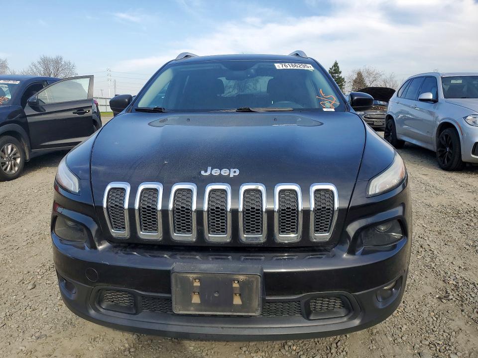 2015 Jeep Cherokee VIN 1C4PJLCB8FW579111 COPART salvage auction — NORMAL WEAR, Ca - Dis/Dlr/Exp Only Clean Title, sold $925 on 2026-07-21 (photo 5)