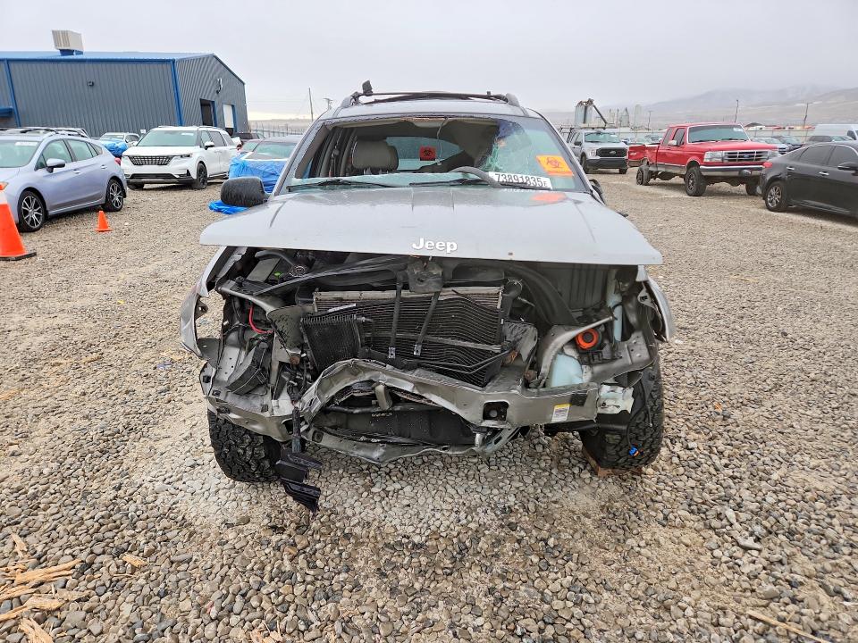 2001 Jeep Grand cherokee VIN 1J4GW58N81C610278 COPART salvage auction — ROLLOVER, Ut - Non-Repairable Certificate, sold $125 on 2026-08-21 (photo 5)