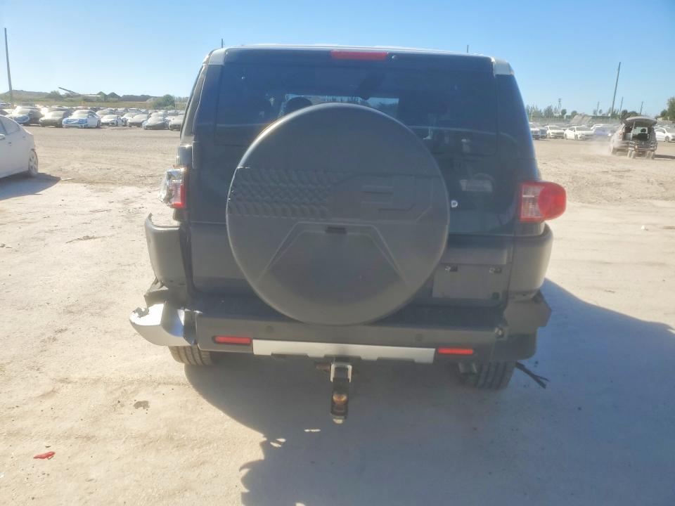 2010 Toyota Fj cruiser VIN JTEZU4BF5AK009282 COPART salvage auction — ROLLOVER, Fl - Cert Of Title Slvg Rebuildable, sold $3,000 on 2026-07-09 (photo 6)