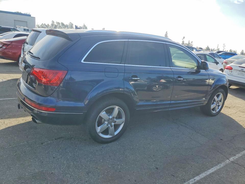 2015 Audi Q7 VIN WA1CGAFE8FD014239 COPART salvage auction — MINOR DENT/SCRATCHES, Ca - Dis/Dlr/Exp Only Clean Title, sold $900 on 2026-07-21 (photo 3)