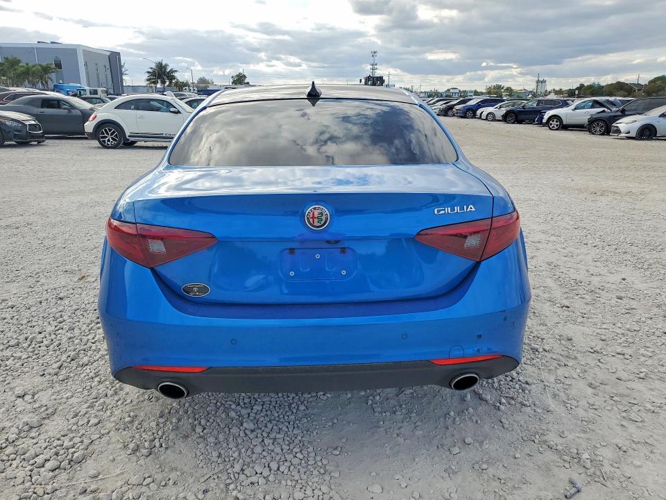 2021 Alfa romeo Giulia VIN ZARFAMBN7M7649272 COPART salvage auction — HAIL, Salvage Title, sold $7,300 on 2026-08-11 (photo 6)