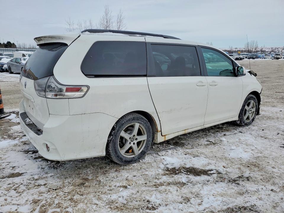 2011 Toyota Sienna VIN 5TDXK3DC3BS175194 COPART salvage auction — FRONT END, ON - PERMIT SALVAGE, sold $2,550 on 2026-07-16 (photo 3)