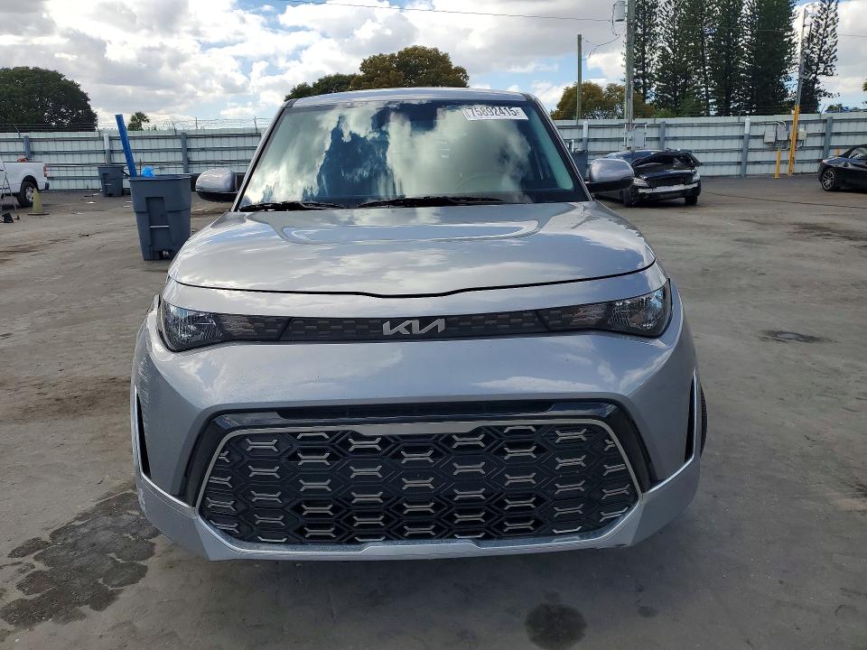 2025 Kia Soul VIN KNDJ53AU2S7946815 COPART salvage auction — SIDE, Id - Salvage Certificate Of Title, sold $15 on 2026-07-08 (photo 5)