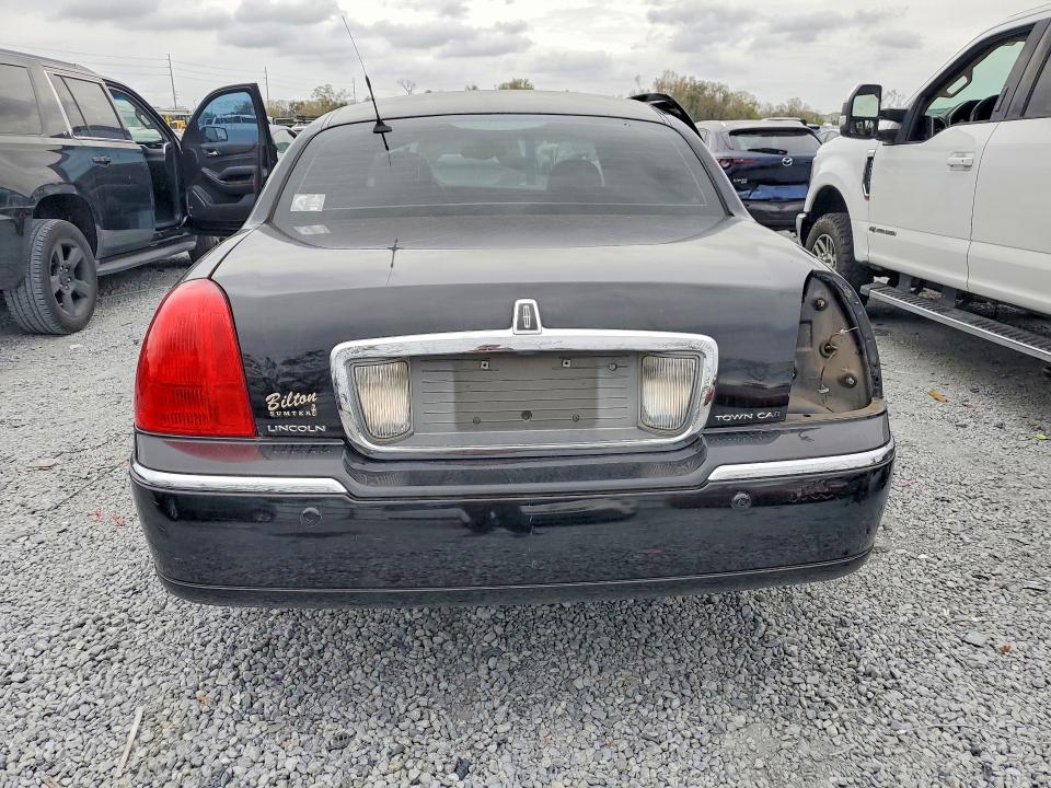 2003 Lincoln TOWN CAR VIN 1LNHM83W13Y630827 COPART salvage auction — SIDE, Va - Cert Of Title-Salvage History, sold $450 on 2026-07-10 (photo 6)