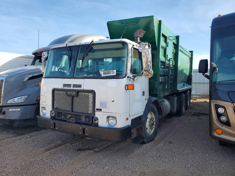 2011 Autocar llc VIN 5VCACRKF4BH211744 COPART salvage auction — MINOR DENT/SCRATCHES, FL - CERTIFICATE OF DESTRUCTION, sold $100 on 2026-09-22 (photo 2)