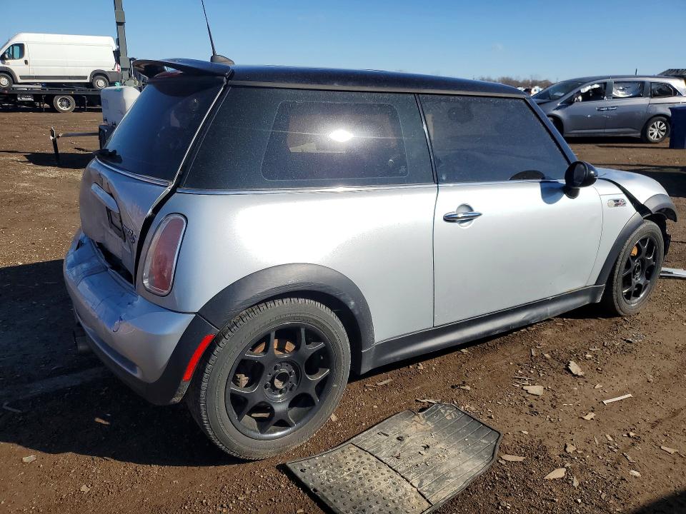 2005 Mini Cooper VIN WMWRE33495TD91552 COPART salvage auction — REAR END, Il - Salvage Certificate, sold $350 on 2026-07-02 (photo 3)