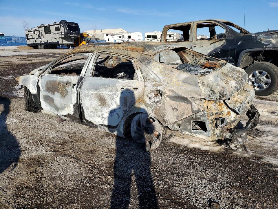 2025 Hyundai Elantra VIN KMHLM4DGXSU917258 COPART salvage auction — BURN, AB - BOS - NONREPAIRABLE, sold $175 on 2026-07-14 (photo 2)