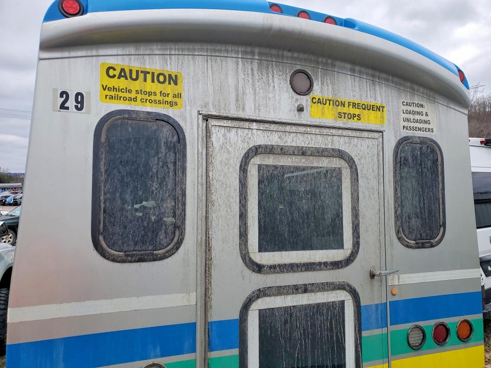 2019 Ford Econoline VIN 1FDFE4FS9KDC56592 COPART salvage auction — FRONT END, Wv - Salvage Certificate, sold $650 on 2026-07-30 (photo 6)