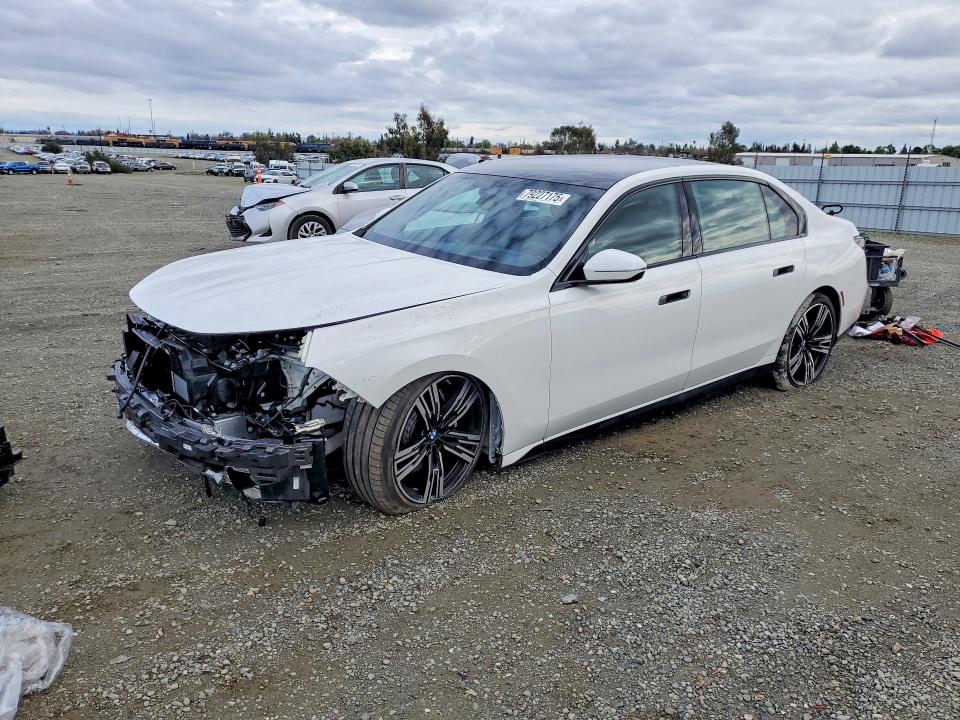 2025 BMW 7er VIN WBA33EJ0XSCV31673 COPART salvage auction — FRONT END, Salvage Title, sold $30 on 2026-07-30 (photo 1)