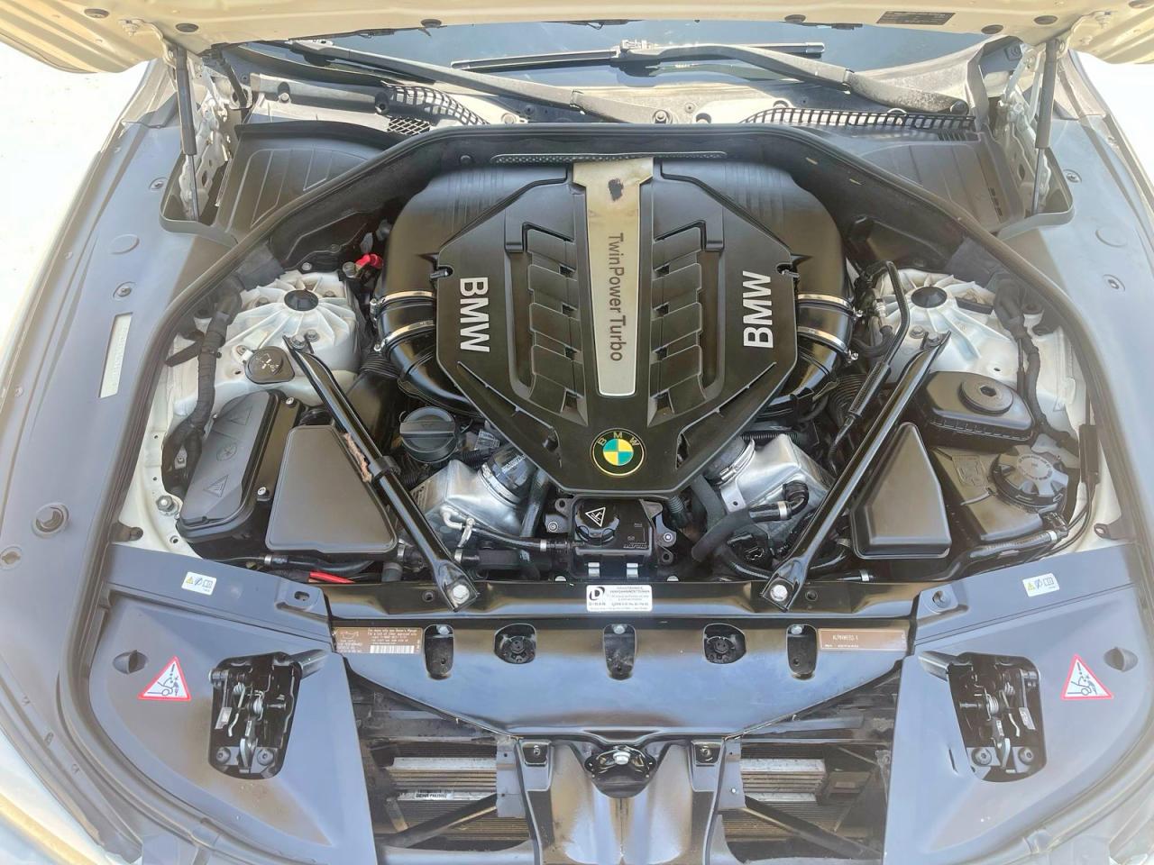 2010 BMW 7er VIN WBAKB8C58ACY64395 COPART salvage auction — Damage History, Ca - Dlr/Dis/Exp Only Salvage Title (P), sold $25,250 on 2026-04-02 (photo 7)