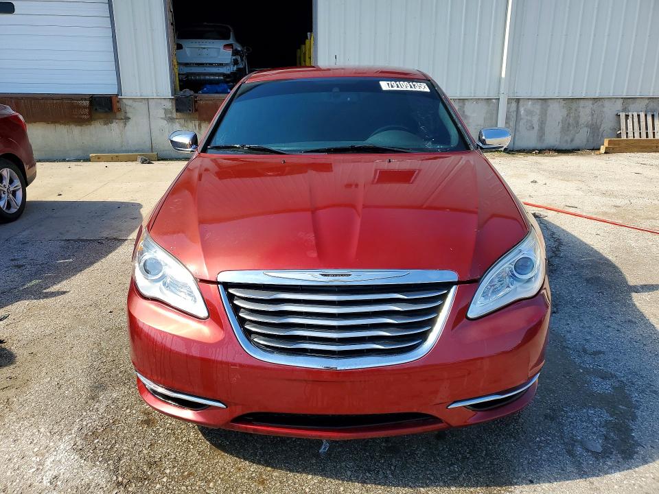 2013 Chrysler 200 VIN 1C3CCBCGXDN547248 COPART salvage auction — MINOR DENT/SCRATCHES, In - Certificate Of Title (P), sold $500 on 2026-07-02 (photo 5)