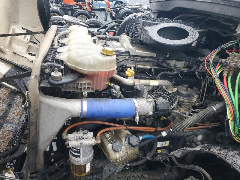 2019 Freigliner VIN 3AKJHHDR3KSKJ6556 COPART salvage auction — MINOR DENT/SCRATCHES, PA - DIS/DLR/EXP ONLY CLEAN TITLE, sold $27,750 on 2026-07-28 (photo 7)