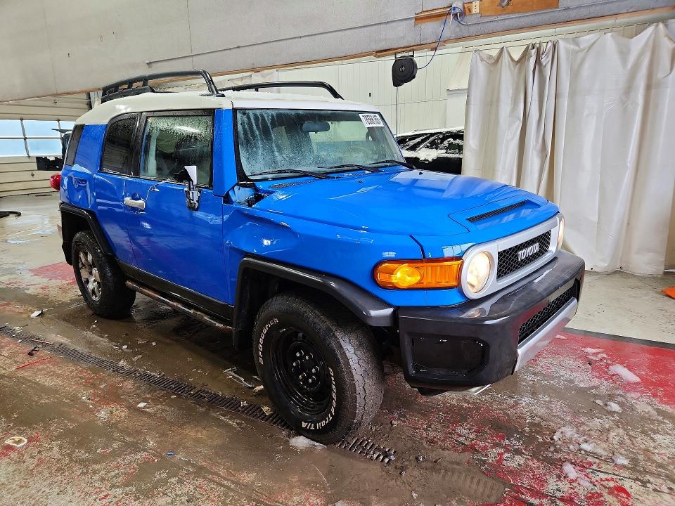 2007 Toyota Fj cruiser VIN JTEBU11F170078637 COPART salvage auction — MINOR DENT/SCRATCHES, Pa - Cert Of Title (P), sold $4,000 on 2026-07-08 (photo 4)