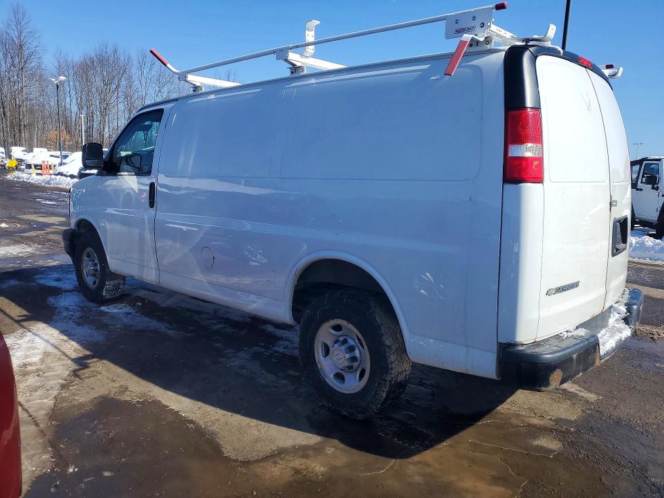 2017 Chevrolet Express 2500 VIN 1GCWGAFF3H1337078 COPART salvage auction — MINOR DENT/SCRATCHES, Ny - Certificate Of Title, sold $2,900 on 2026-07-09 (photo 2)