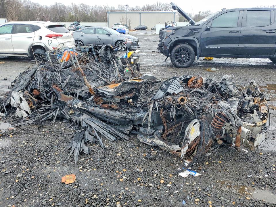 2015 BMW I3 VIN WBY1Z4C58FV501799 COPART salvage auction — BURN, MD - PARTS ONLY-NO TITLE LETTER, sold $200 on 2026-07-10 (photo 4)