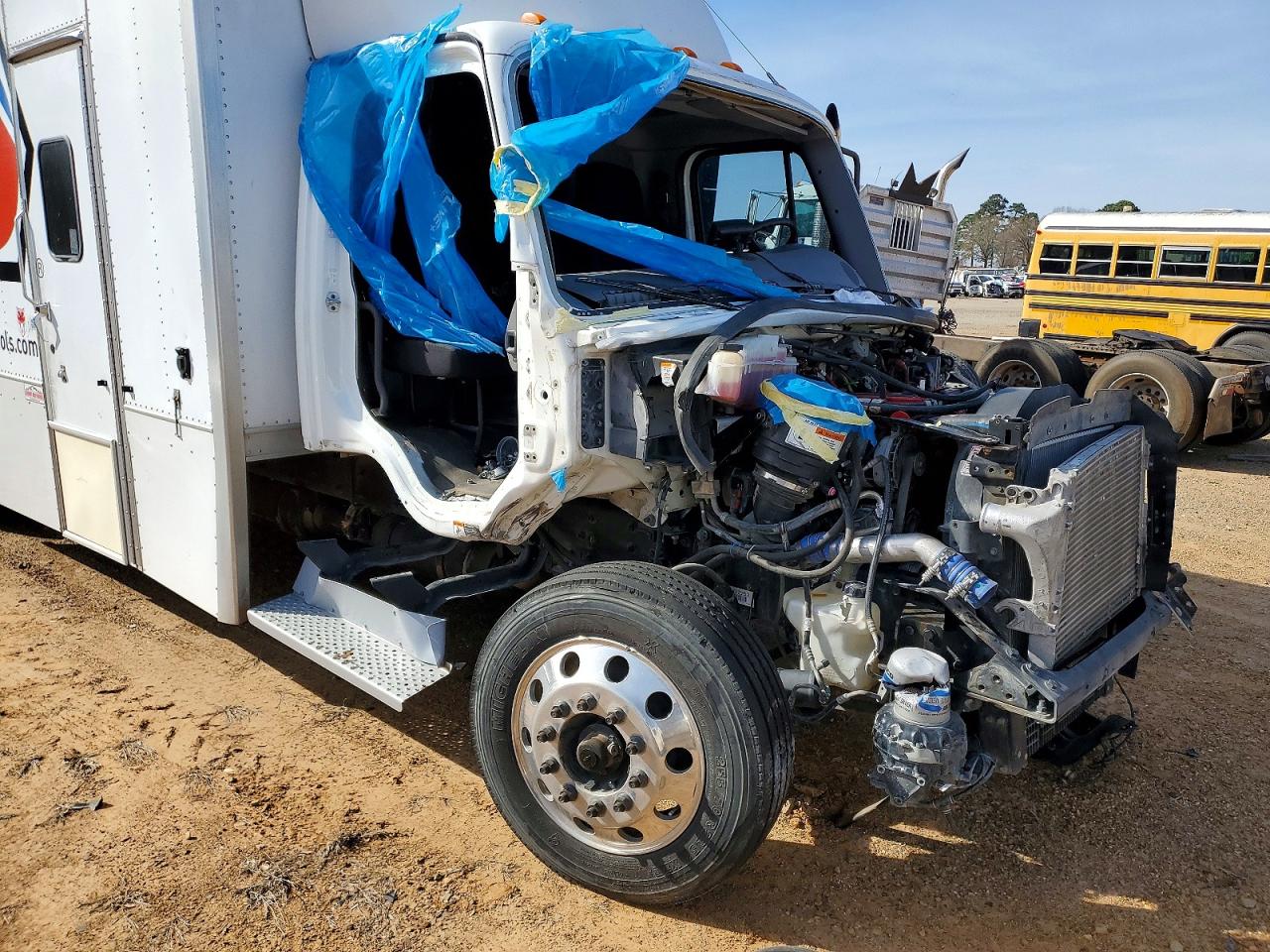 2014 Freightliner M2 VIN 1FVACWDT7HHHV2253 COPART salvage auction — Front End, TX - SALVAGE VEHICLE TITLE, sold $3,550 on 2026-04-06 (photo 9)