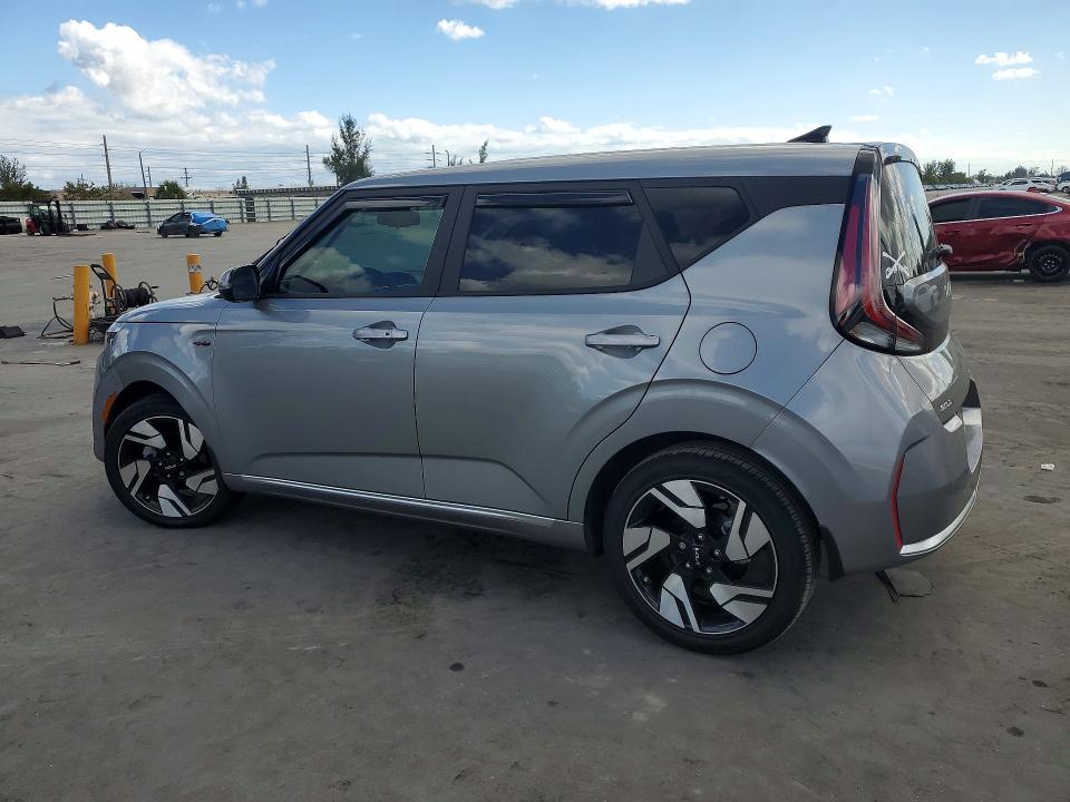 2025 Kia Soul VIN KNDJ53AU2S7946815 COPART salvage auction — SIDE, Id - Salvage Certificate Of Title, sold $15 on 2026-07-08 (photo 2)