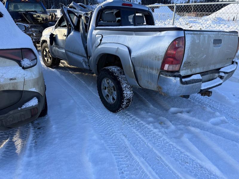 2007 Toyota Tacoma VIN 5TELU42N87Z412758 COPART salvage auction — ROLLOVER, AB - OOP - SALVAGE, sold $200 on 2026-07-28 (photo 2)