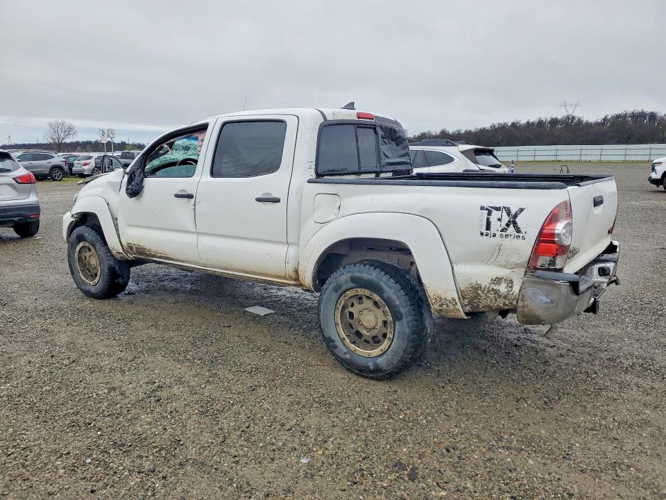 2014 Toyota Tacoma VIN 5TFLU4EN2EX104243 COPART salvage auction — ROLLOVER, Other, sold $3,600 on 2026-07-17 (photo 2)