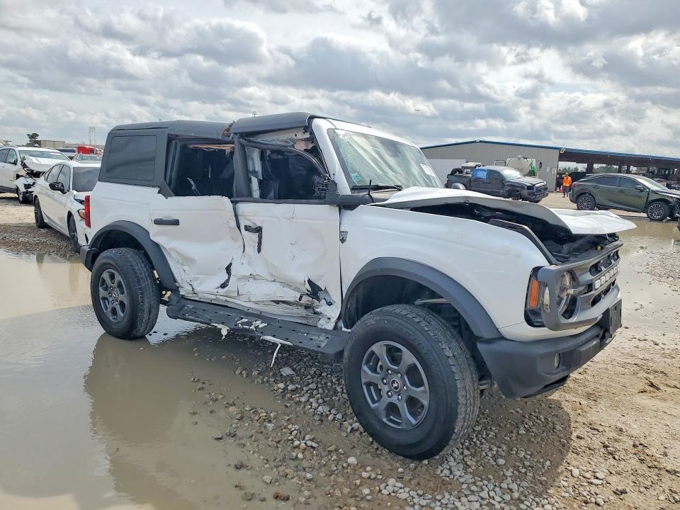 2024 Ford Bronco VIN 1FMDE7BH5RLB43208 COPART salvage auction — SIDE, TX - SALVAGE VEHICLE TITLE, sold $11,100 on 2026-07-22 (photo 4)