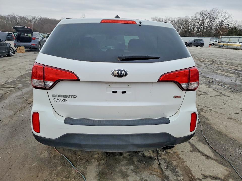 2015 Kia Sorento VIN 5XYKTCA64FG623757 COPART salvage auction — FRONT END, Mo - Salvage Certificate Of Title, sold $1,000 on 2026-07-27 (photo 6)