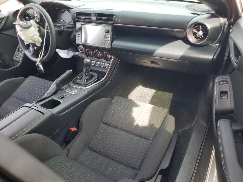 2025 Toyota Gr 86 VIN JF1ZNBB1XS8756987 COPART salvage auction — SIDE, Fl - Cert Of Title Slvg Rebuildable, sold $5,300 on 2026-07-23 (photo 8)