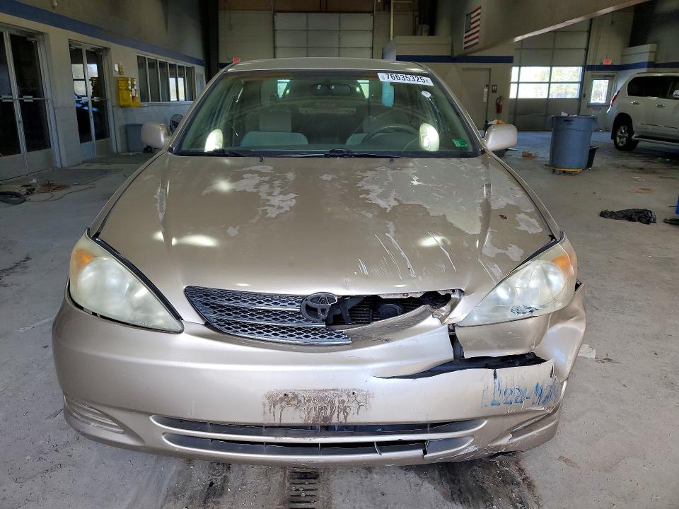 2004 Toyota Camry VIN 4T1BF30K64U585414 COPART salvage auction — FRONT END, VA - CERT OF TITLE - SALVAGE, sold $475 on 2026-07-03 (photo 5)