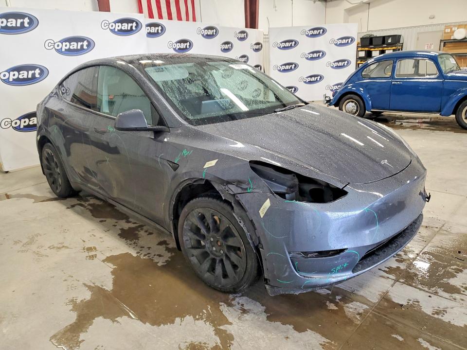 2022 Tesla Model y VIN 7SAYGDEE7NA014464 COPART salvage auction — FRONT END, Nc - Salvage Certificate Of Title, sold $10,200 on 2026-07-02 (photo 4)