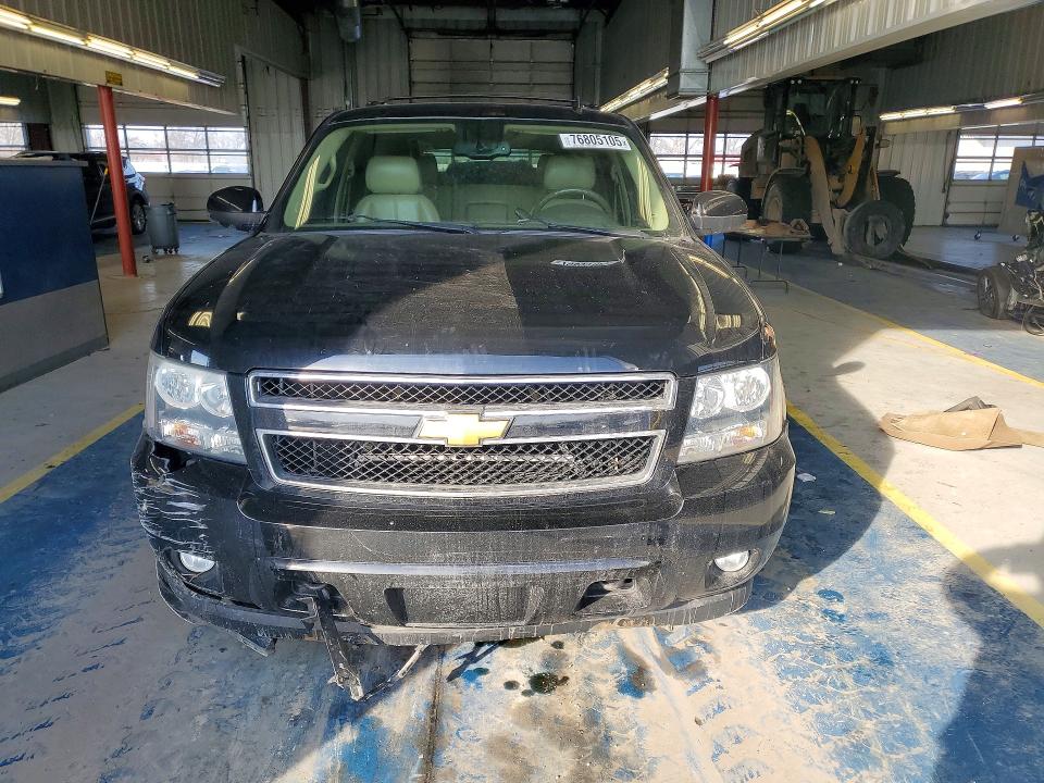 2013 Chevrolet Tahoe VIN 1GNSKBE02DR135562 COPART salvage auction — FRONT END, In - Certificate Of Title, sold $850 on 2026-07-20 (photo 5)