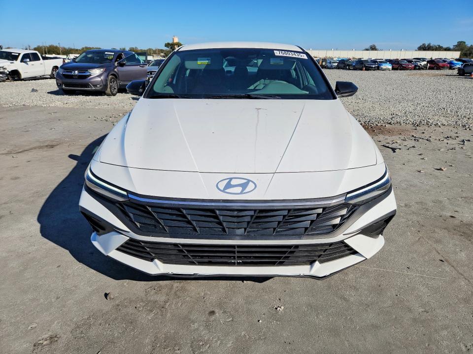 2026 Hyundai Elantra VIN KMHLM4DG8TU102204 COPART salvage auction — MINOR DENT/SCRATCHES, Fl - Cert Of Title Slvg Rebuildable, sold $9,300 on 2026-07-08 (photo 5)