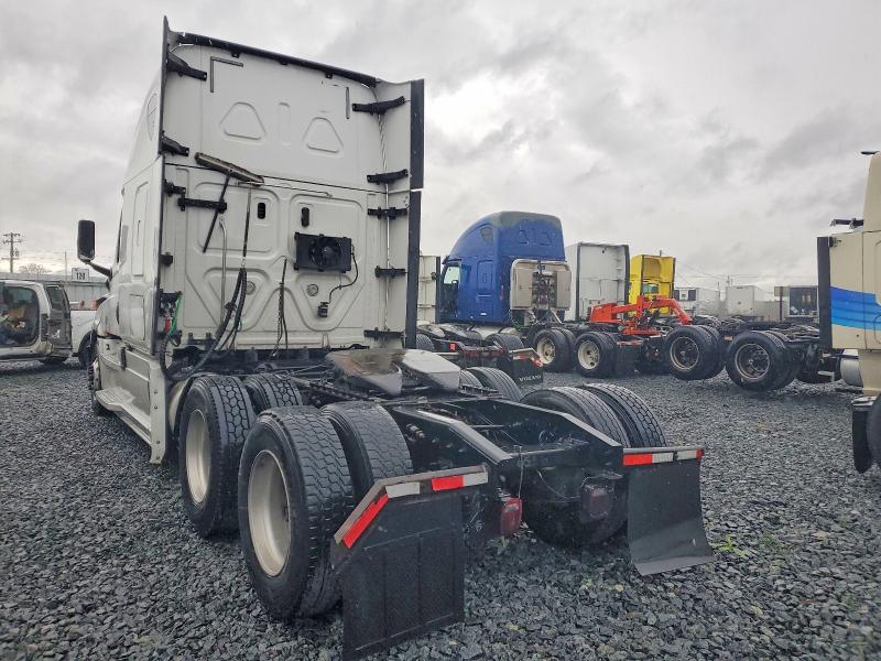2019 Freigliner VIN 3AKJHHDR3KSKJ6556 COPART salvage auction — MINOR DENT/SCRATCHES, PA - DIS/DLR/EXP ONLY CLEAN TITLE, sold $27,750 on 2026-07-28 (photo 3)