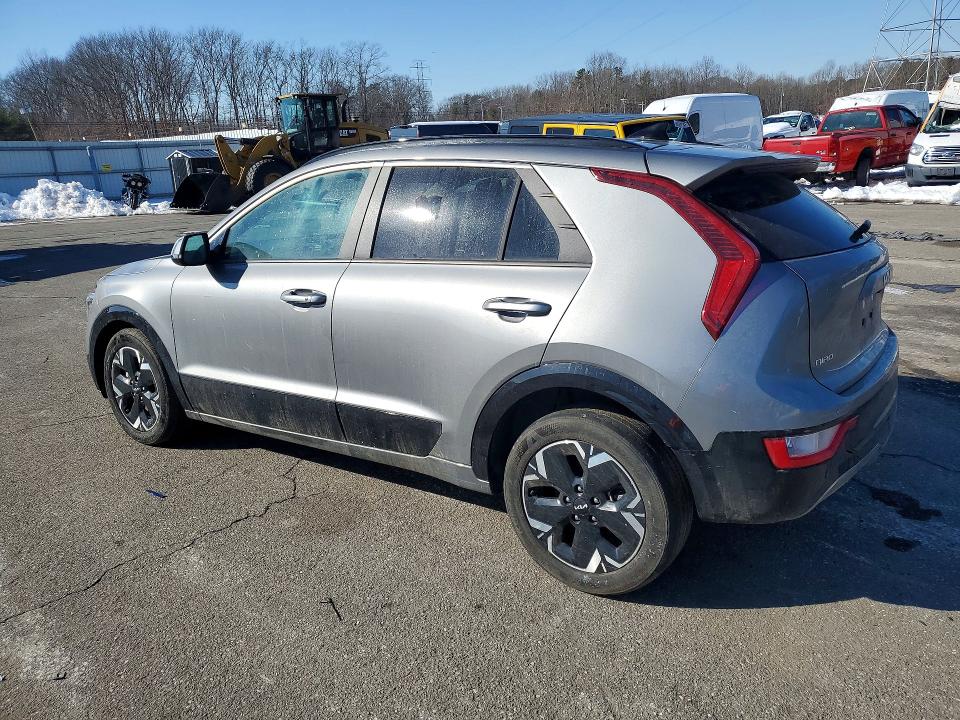 2024 Kia Niro VIN KNDCR3L1XR5107162 COPART salvage auction — UNDERCARRIAGE, Fl - Cert Of Title Slvg Rebuildable, sold $7,800 on 2026-07-06 (photo 2)