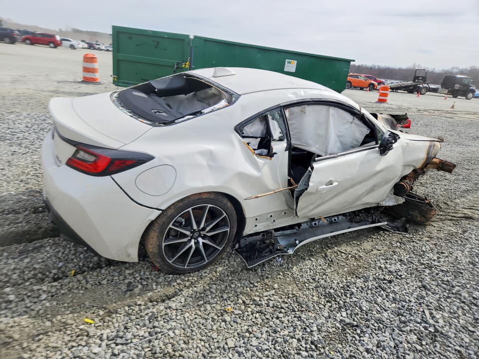 2023 Toyota Gr 86 VIN JF1ZNBB16P9762562 COPART salvage auction — ROLLOVER, Sc - Cert Of Title-Salvage Fire, sold $450 on 2026-07-27 (photo 3)
